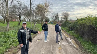 Sakarya’nın Kaynarca ilçesinde yaklaşık 40 hanenin yaşadığı mahallenin çamurlu ve
