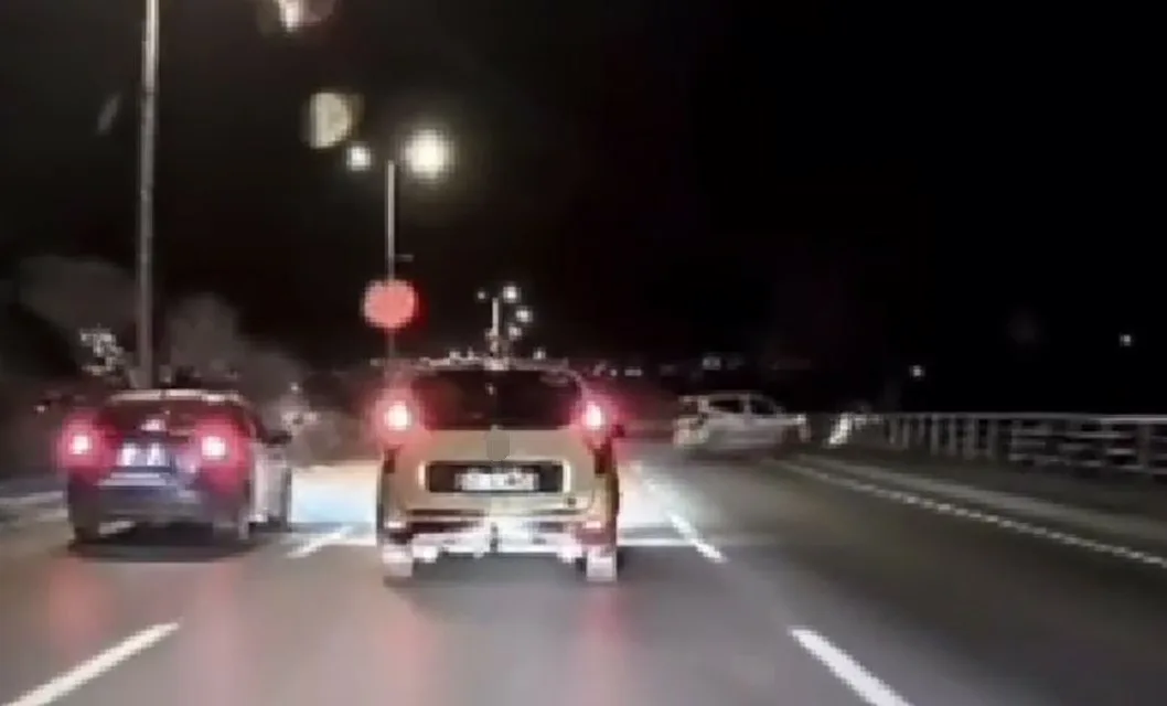 Karabük’te, otomobil ile hafif ticari aracın çarpışması sonucu 3 kişinin
