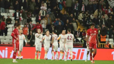 Galatasaray’ın Arjantinli futbolcusu Mauro Icardi, Antalyaspor maçıyla bu sezon Trendyol