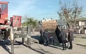 Kocaeli’nin Dilovası ilçesinde çalışmanın yapıldığı okulun bahçesinde zeminin çömesiyle çukura