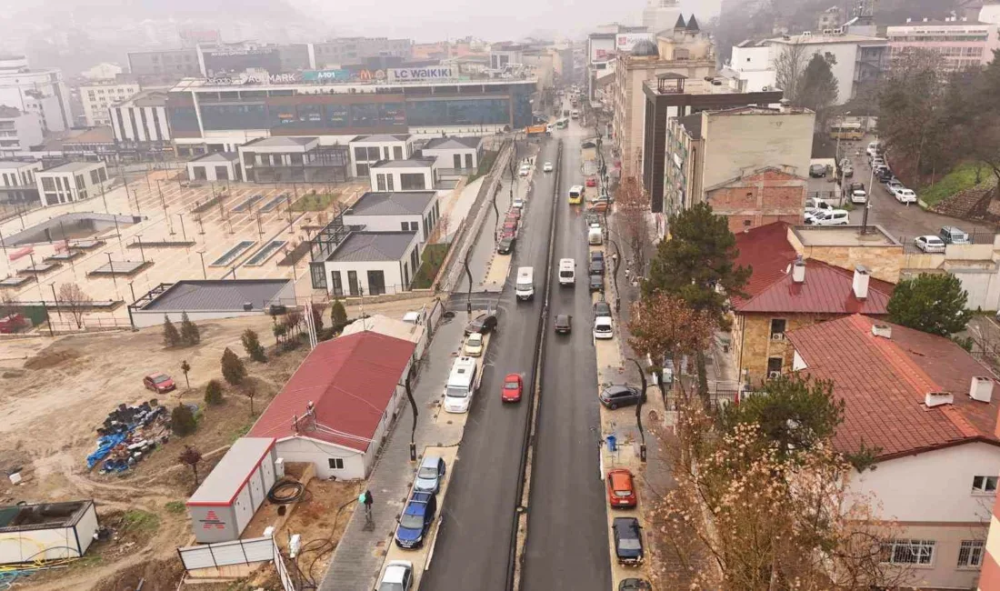 Karabük Belediyesi tarafından şehir merkezinde yürütülen altyapı ve üstyapı yenileme