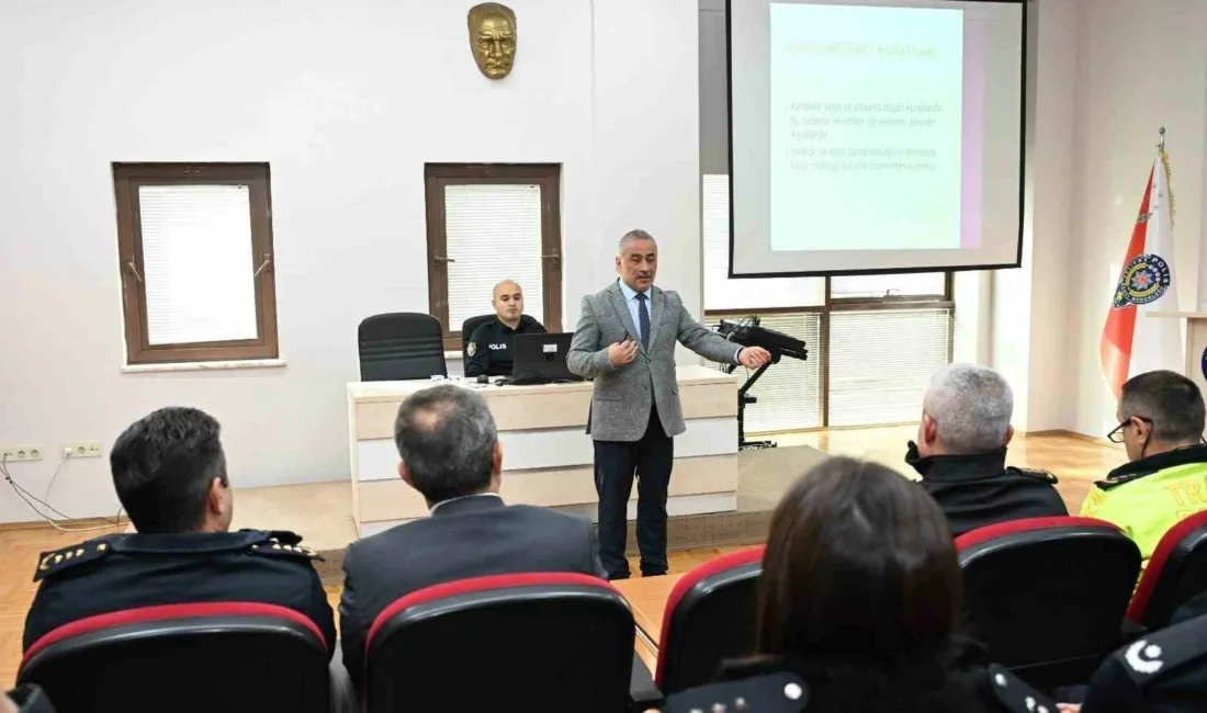 Düzce Üniversitesi Sanat Tasarım ve Mimarlık Fakültesi Dekanı Prof. Dr.