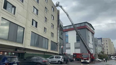 Kocaeli’nin Gebze ilçesinde bir restoranda çıkan yangında bir kişi yaralandı.