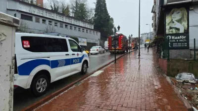 Zonguldak’ın Ereğli ilçesinde 2’No’lu Sağlık Ocağı’nın deposunda çıkan yangın kısa
