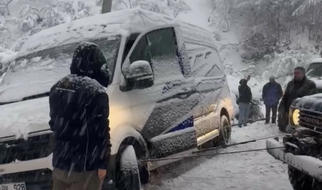 Düzce’de yaylaya kar safarisi yapmaya giden Düzce Safari Offroad kulübü