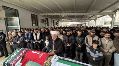 Kocaeli’nin İzmit ilçesinde iki grup arasında çıkan silahlı kavgada ağır