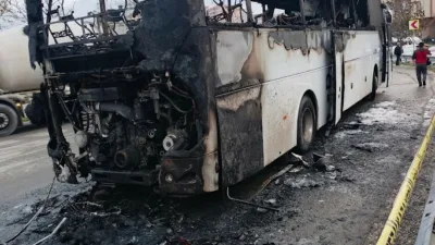 İstanbul Silivri’de seyir halindeki işçi servisinde, bilinmeyen bir nedenle yangın