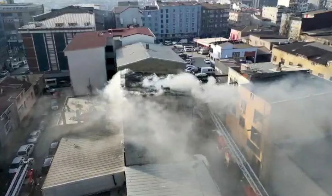 İstanbul Sultangazi’de bulunan 5. katlı binanın çatısında çıkan yangında can