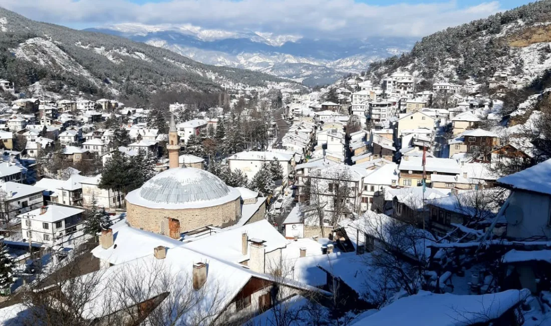 Bolu’nun tarihi dokusuyla ünlü Mudurnu ilçesi, gece saatlerinde etkili olan