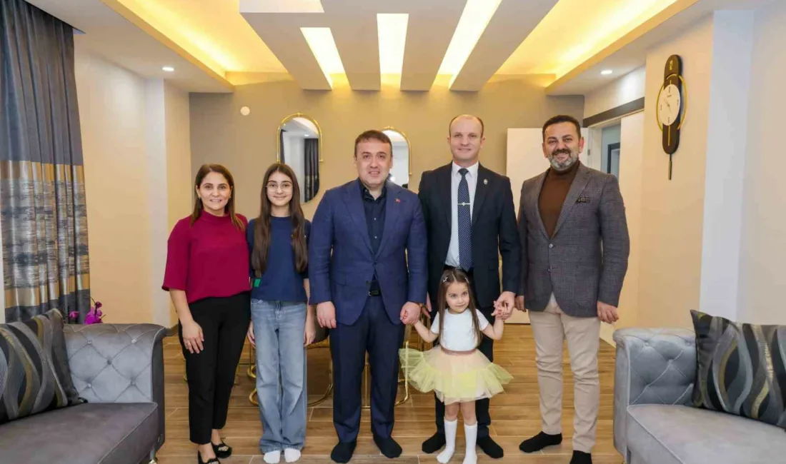 Bilecik Valisi Faik Oktay Sözer, gazi Halil Er’i evinde ziyaret