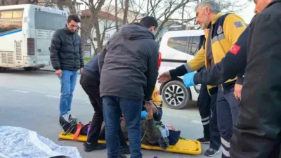 Bursa’nın İnegöl ilçesinde iki motosikletin çarpışması sonucu 4 kişi yaralandı.