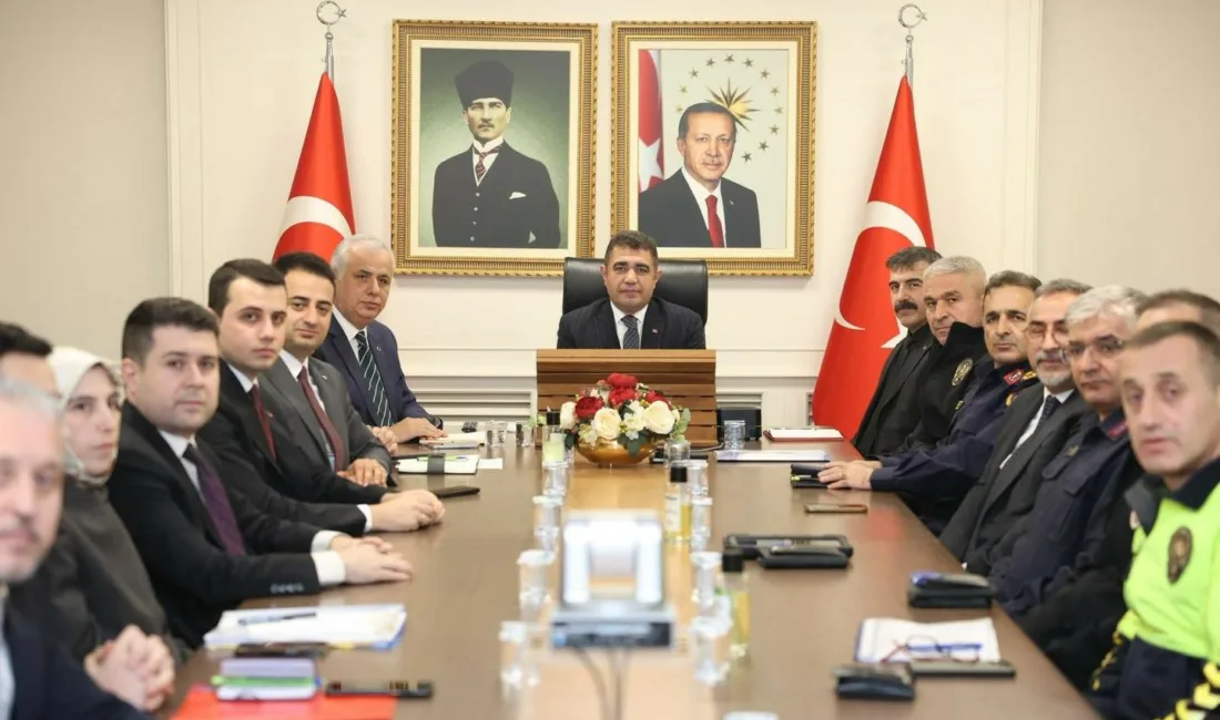 Düzce’de Vali Selçuk Aslan başkanlığında yılbaşı tedbirleri koordinasyon toplantısı gerçekleştirildi.