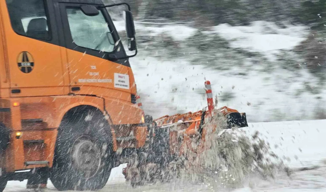 Zonguldak-Ereğli kara yolunda gece saatlerinden itibaren etkili olan kar yağışı,