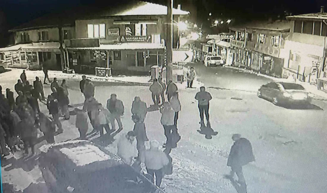 Bolu’nun Mudurnu ilçesinde 17 yaşındaki çocuk, aralarında husumet bulunan esnafı