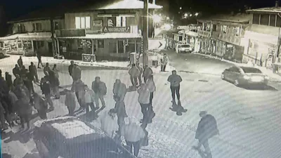 Bolu’nun Mudurnu ilçesinde 17 yaşındaki çocuk, aralarında husumet bulunan esnafı