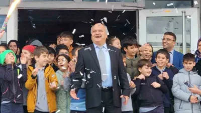 Karabük’ün Yenice ilçesinde emekliye ayrılan eğitimci Muzaffer Ramazan Çaylı, görev