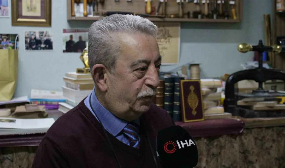 Geleneksel kitap ciltleme sanatını yarım asrı aşkın süredir icra eden