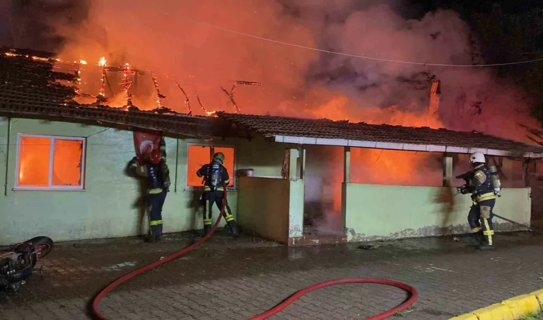 Kocaeli’nin Kartepe ilçesinde annesinin içinde bulunduğu evi yaktığı gerekçesiyle 15