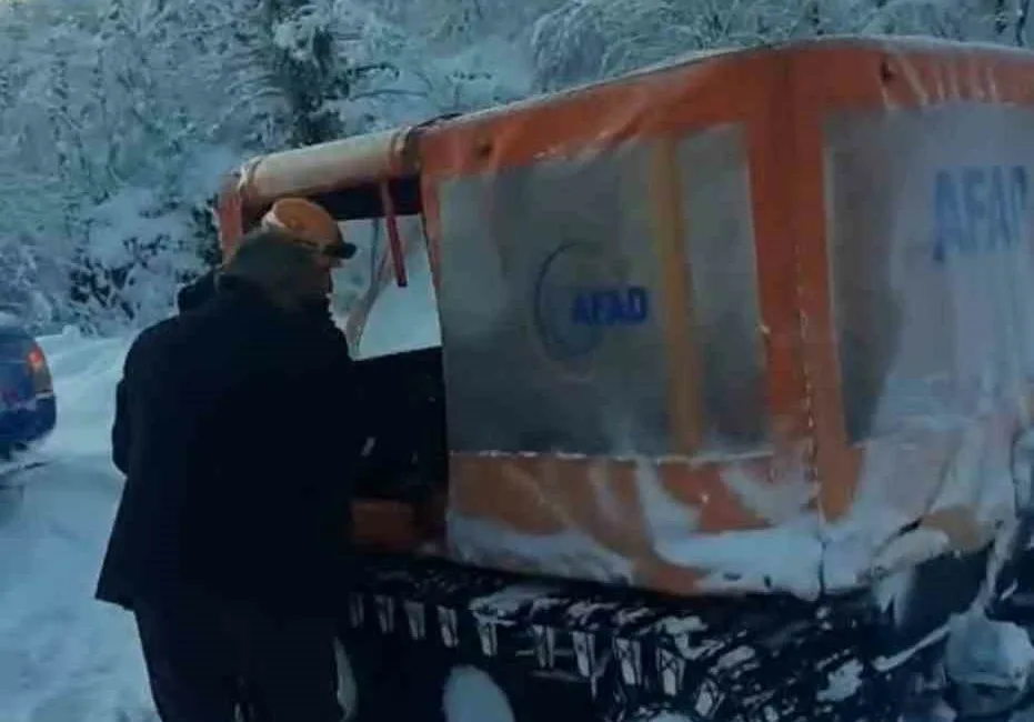 Karabük’ün Yenice ilçesinde kemoterapi tedavisi gören bir kişi, yoğun kar