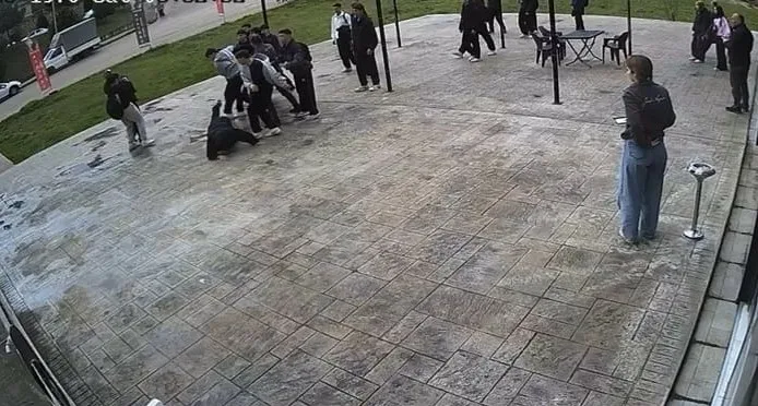 Karabük’te liseli gençler arasında çıkan kavgada, bir gencin darp edilmekten