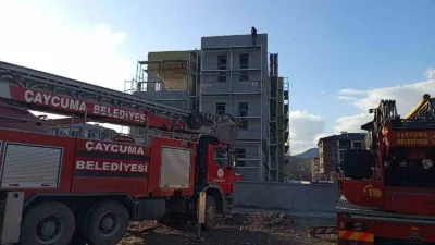 Zonguldak’ın Çaycuma ilçesinde alacağını tahsil edemediğini öne süren inşaat işçisi,