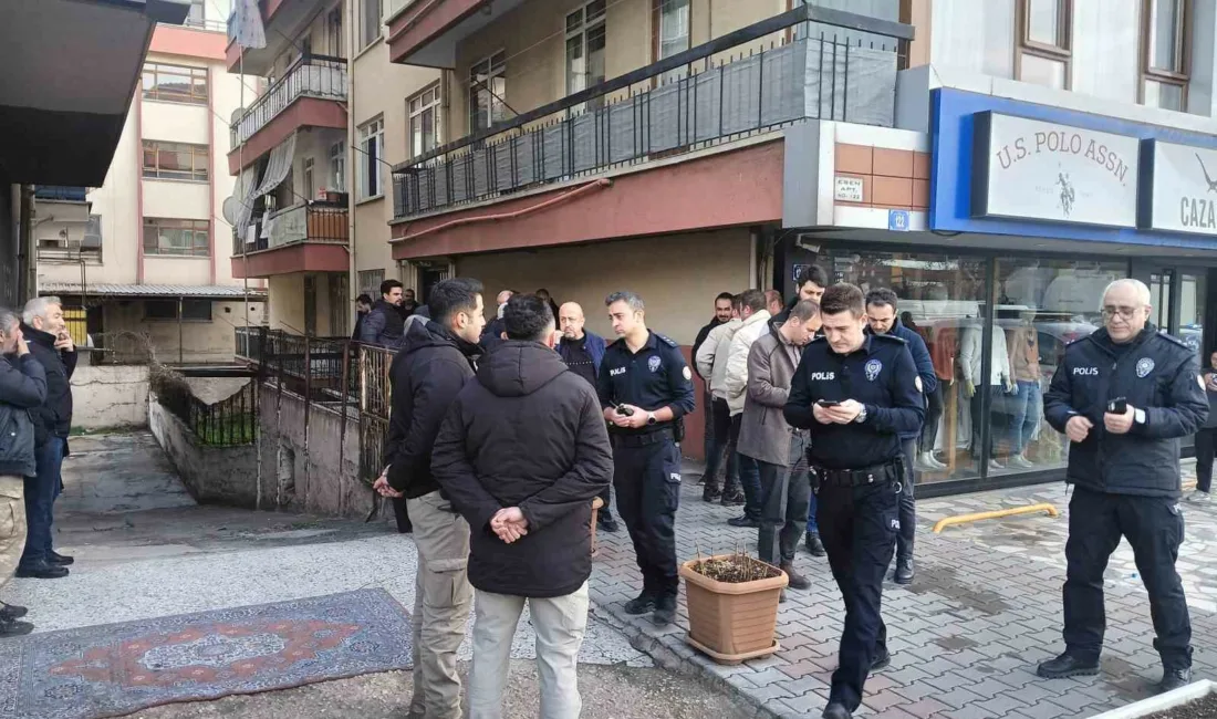 Ankara’da eski damadı tarafından kızıyla birlikte saldırıya uğrayan kadın hayatını