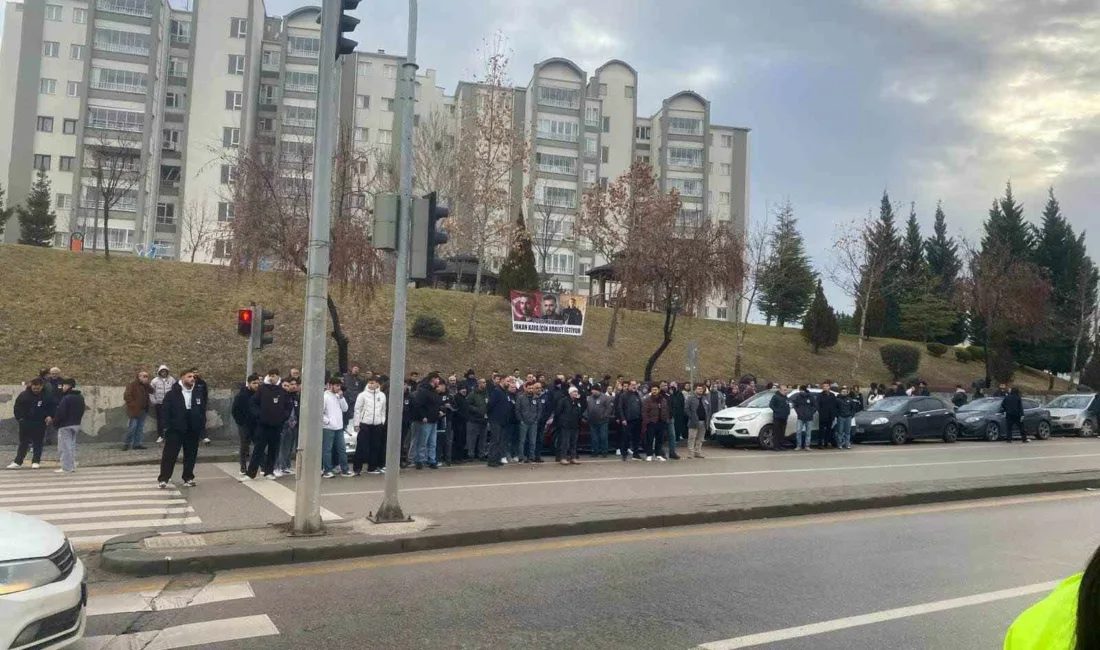 Ankara’nın Etimesgut ilçesinde arabuluculuk için gittiği parkta bıçaklanıp, beylik tabancasıyla