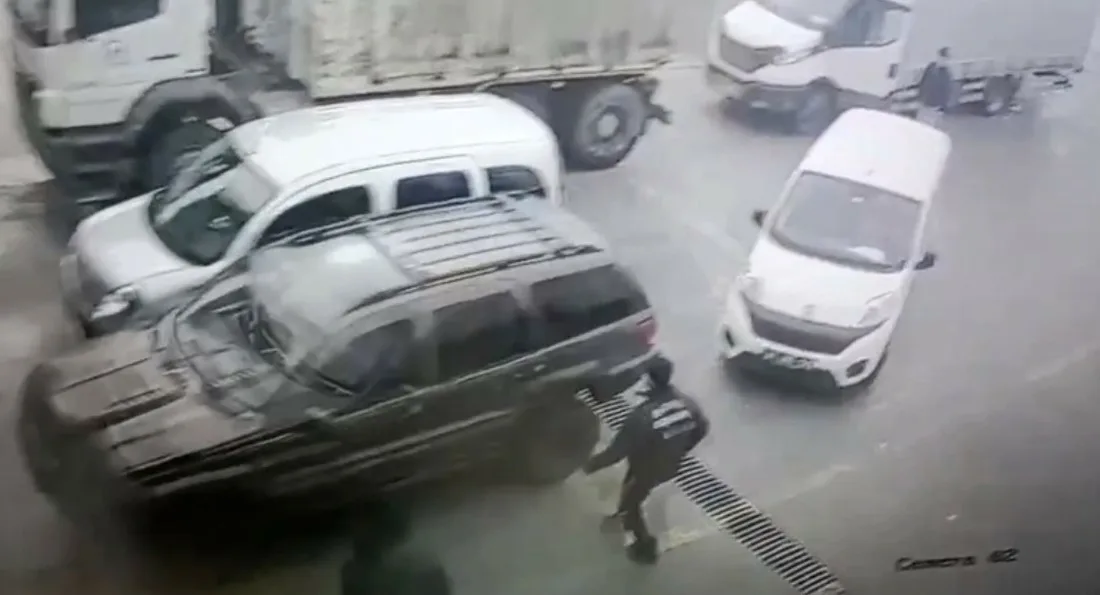 Düzce’de araç muayene istasyonunda meydana gelen trafik kazasında 3 araç