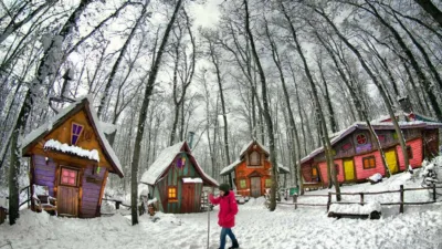 Kocaeli’nin doğa turizm merkezi Ormanya, kar yağışının ardından ziyaretçilerine kışın