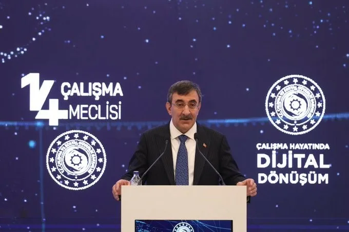Çalışma ve Sosyal Güvenlik Bakanı Vedat Işıkhan, “Dijitalleşmeyi iş güvencesi