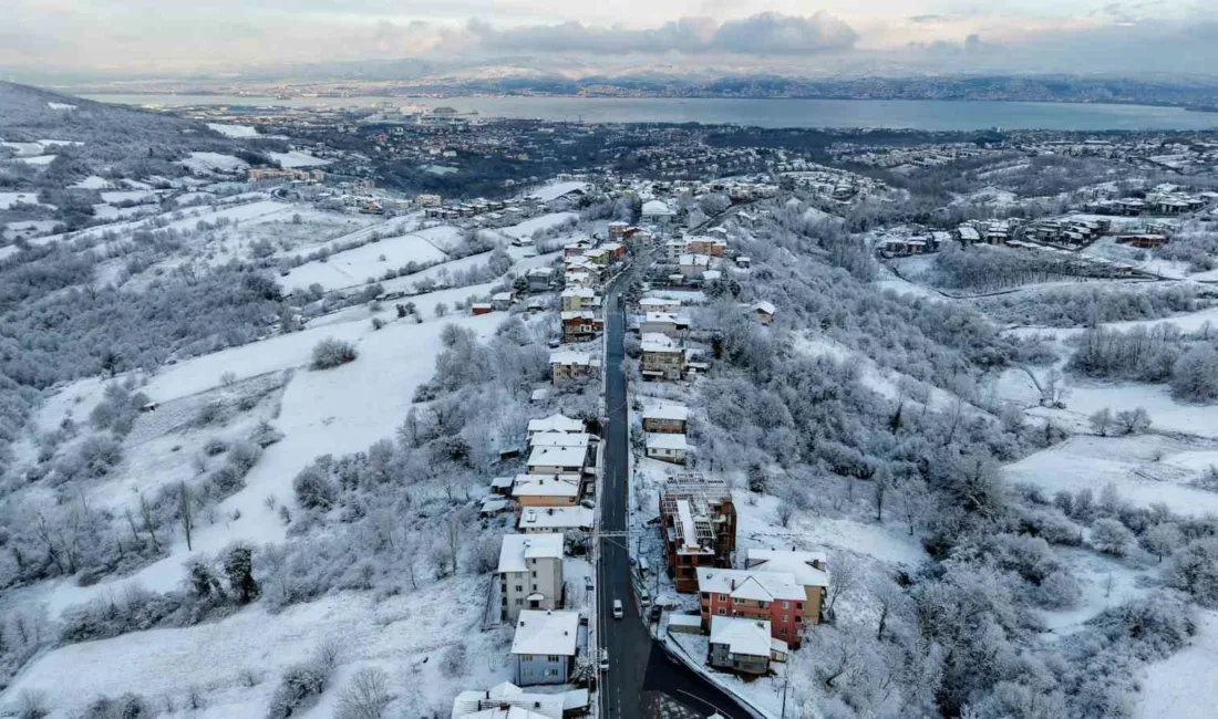 Başiskele’de belediye ekipleri, kar yağışının etkili olduğu yüksek kesimlerde ulaşımda