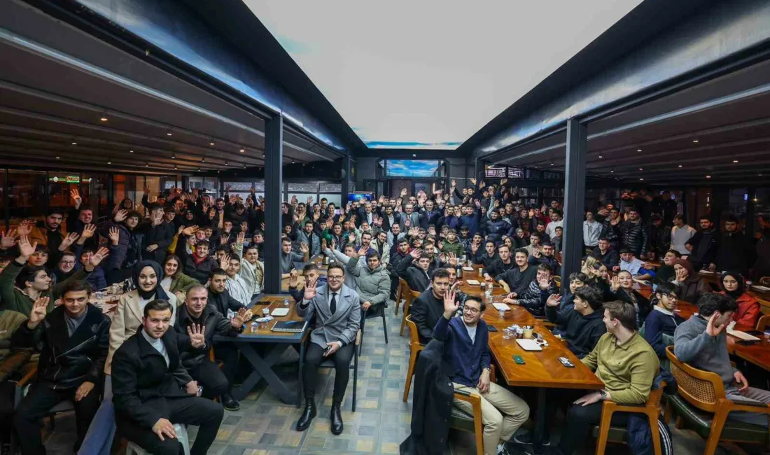 Sakarya Büyükşehir Belediye Başkanı Yusuf Alemdar, AK Parti Gençlik Kolları