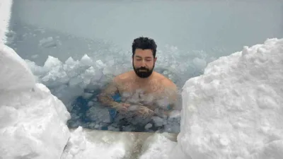 Bolu’da yılbaşı tatili için kente gelen Eren Biri, hava sıcaklığının