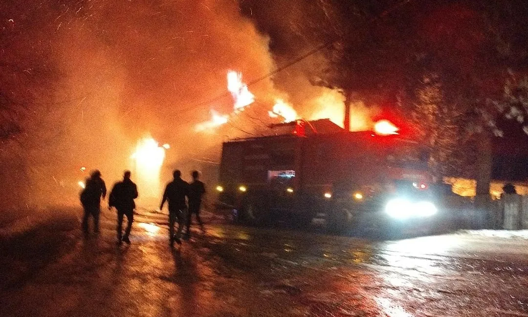 Bolu’nun Mudurnu ilçesine bağlı Piroğlu köyünde iki katlı bir evde