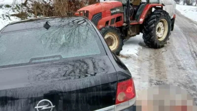Bolu’nun Mudurnu ilçesinde traktör ile otomobilin kafa kafaya çarpışması sonucu