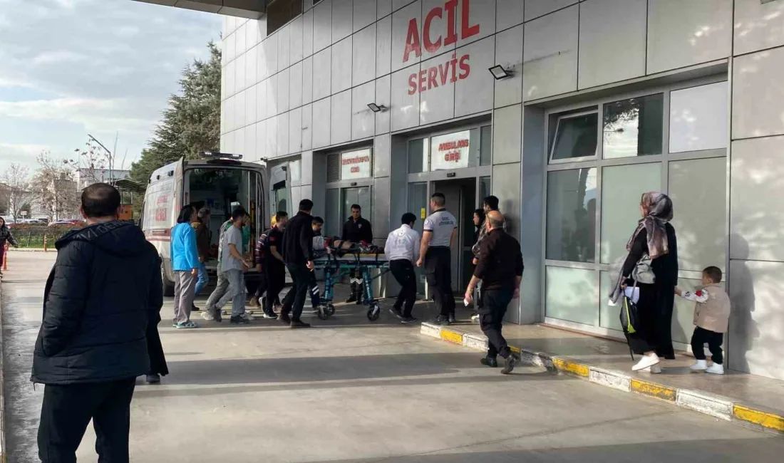 Kocaeli’nin Körfez ilçesinde 54 yaşındaki işçi, çalıştığı inşaattan düşerek yaralandı.