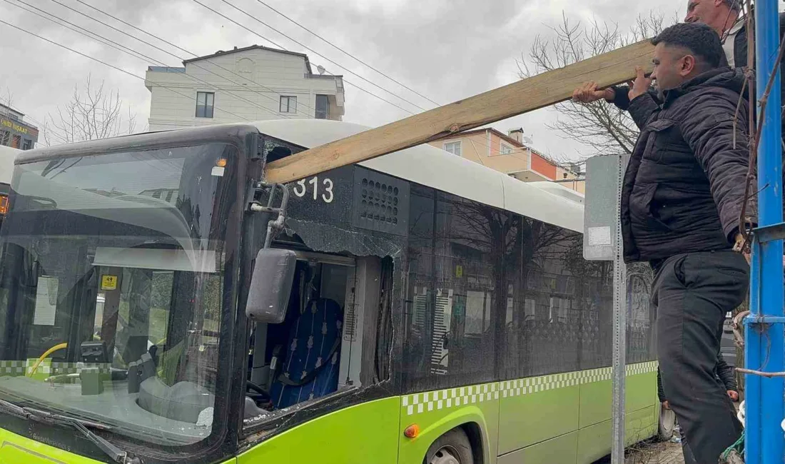 Kocaeli genelinde etkili olan şiddetli fırtına, günlük yaşamı ve trafiği