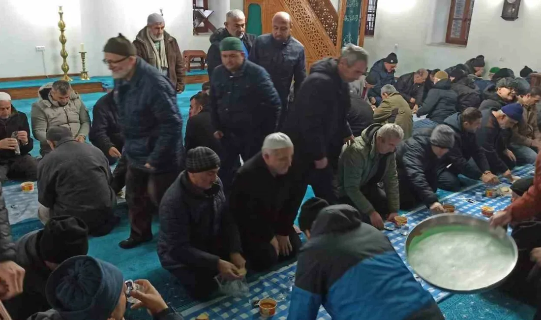 Zonguldak’ın Devrek ilçesinde müftülük tarafından düzenlenen yılın ilk sabah namazı