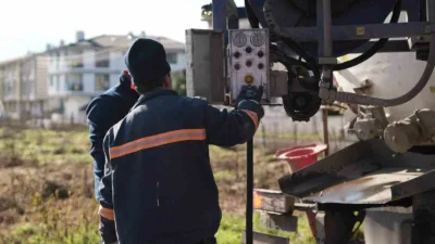 DÜZCE (İHA) – Düzce Belediyesi Su ve Kanalizasyon Müdürlüğü ekipleri,