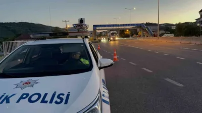 DÜZCE(İHA) – Düzce’de trafik ekipleri 2025 yılında kural tanımayan sürücülere