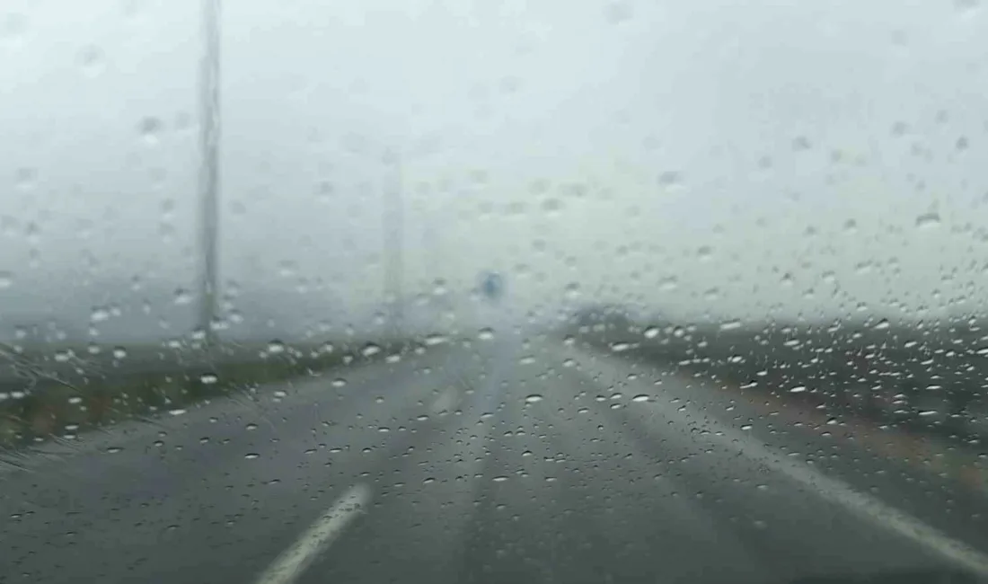 Düzce’de etkili olan yağış ve yoğun sis, kent genelinde ulaşımda