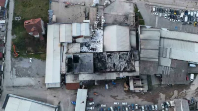 Düzce’de strafor fabrikasında çıkan ve itfaiye ekiplerinin 2 saatlik çalışmasıyla