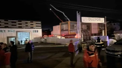 Düzce’de strafor üretimi yapan fabrikada çıkan yangın ekiplerin 2.5 saatlik