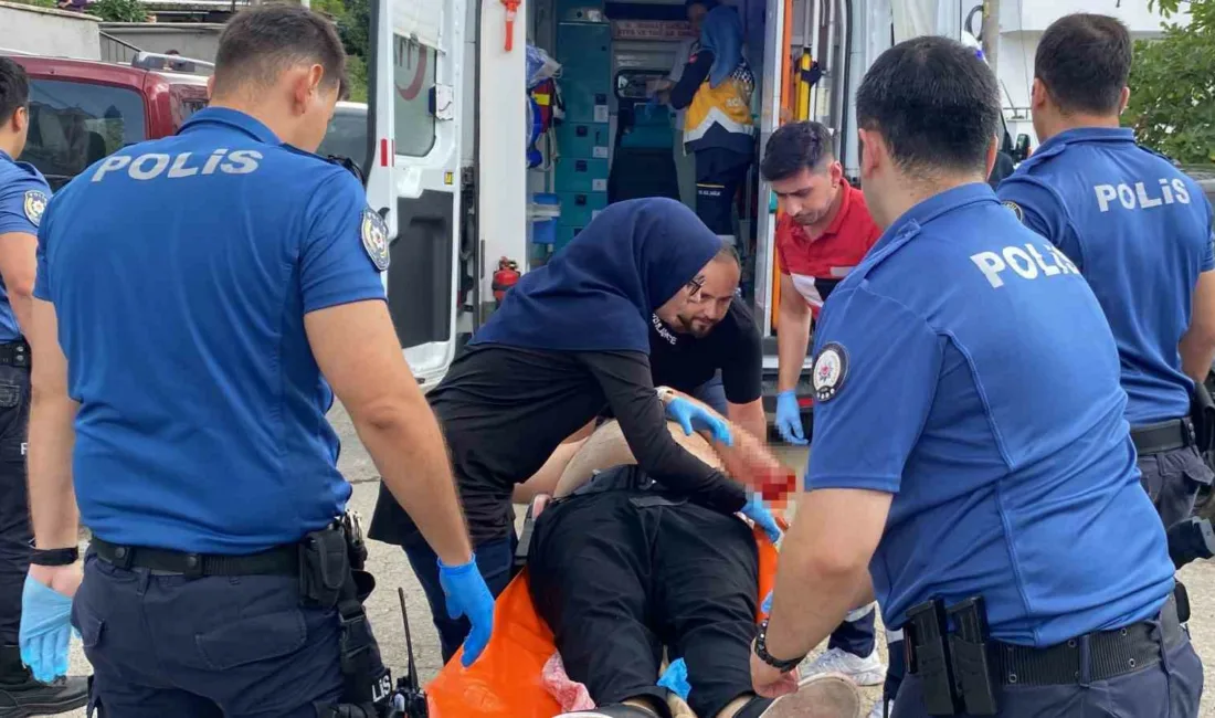 Kocaeli’nin Gölcük ilçesinde boşandığı eşini öldürdüğü, oğlunu da yaraladığı gerekçesiyle