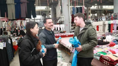 Gebze Belediyesi tarafından pazar yerlerinde ambalaj atıklarının kaynağında ayrıştırılması amacıyla