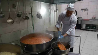 Gebze Belediyesi, sosyal belediyecilik faaliyetleri kapsamında hizmet veren aşevi aracılığıyla