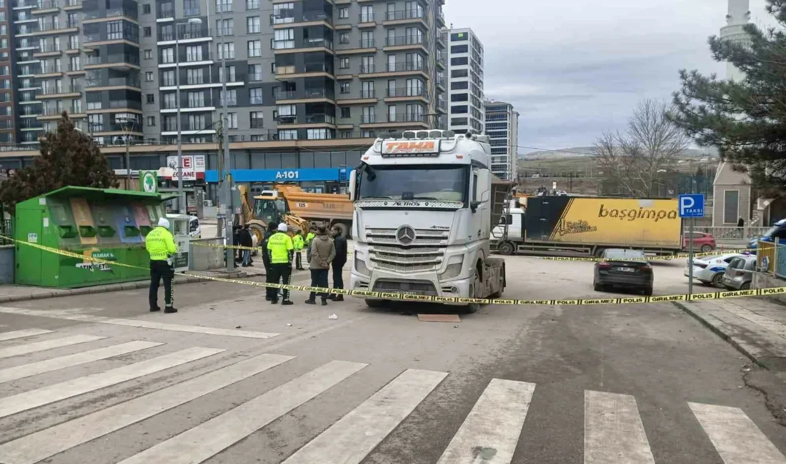 Ankara’da yere düşen cüzdanını almaya çalıştığı sırada hafriyat kamyonunun altında