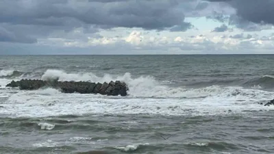 DÜZCE (İHA) – Düzce’nin Akçakoca ilçesinde Karadeniz’de etkili olan fırtına