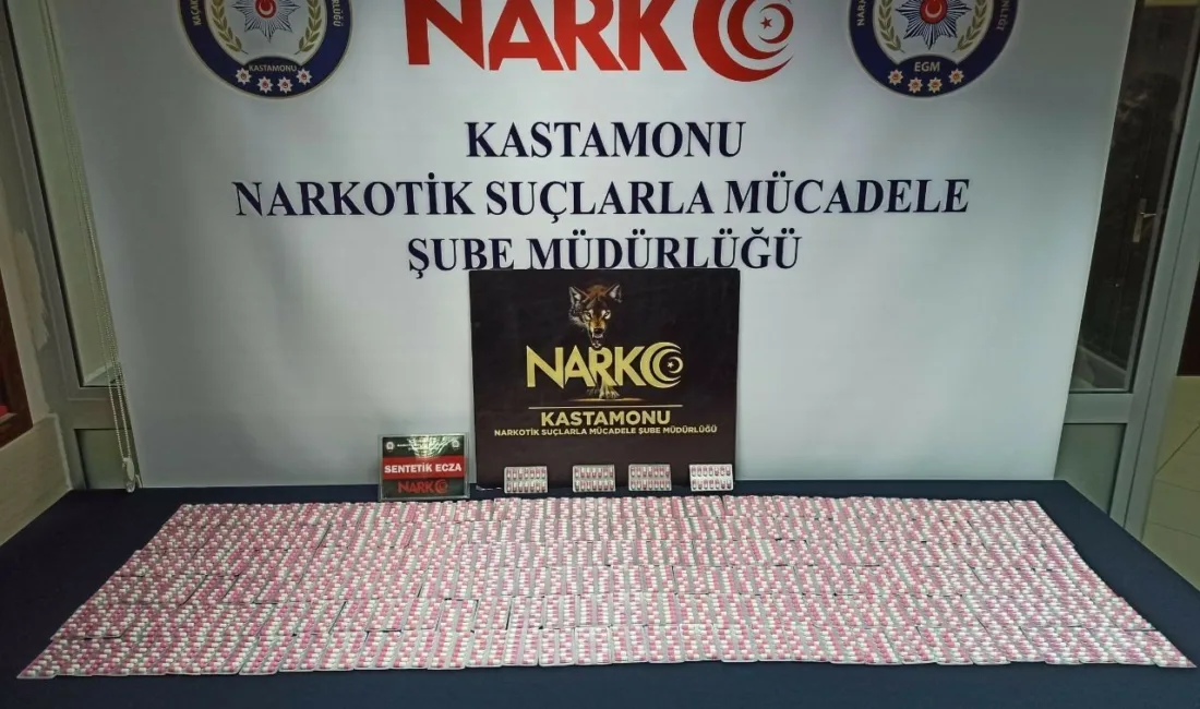 Kastamonu’da kargo paketiyle sentetik ecza sevkiyatı yaptıkları tespit edilen 3