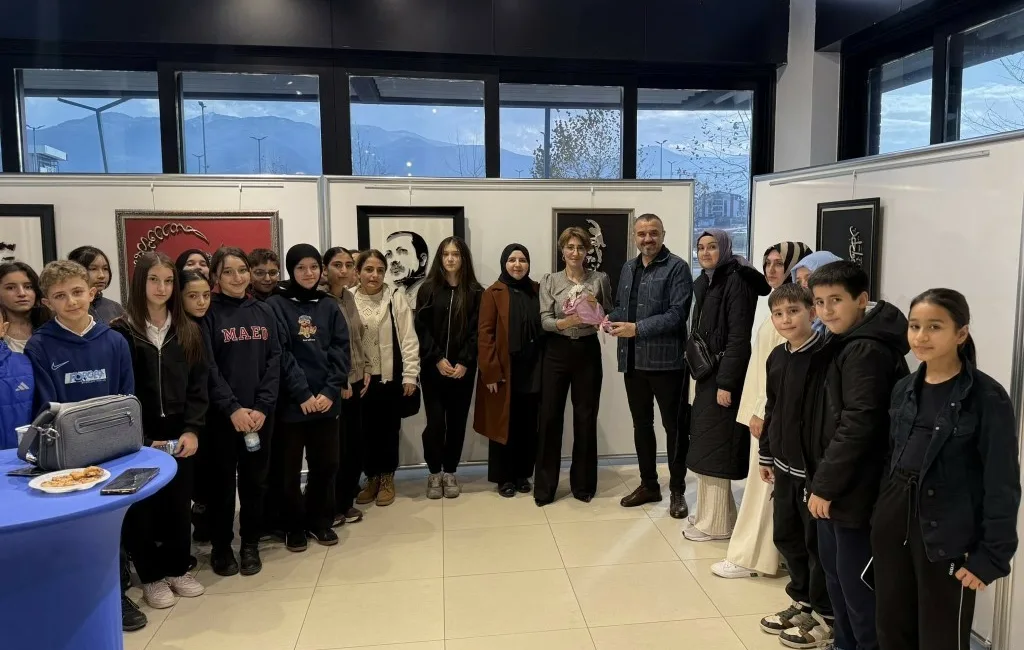 Kartepe Belediyesi Sanat Evi, geleneksel el sanatlarını modern yorumlarla buluşturan